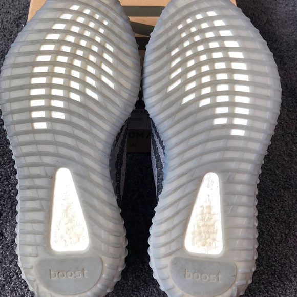Yeezy Boost 350 V2 8 1/2 - Picture 4 of 6